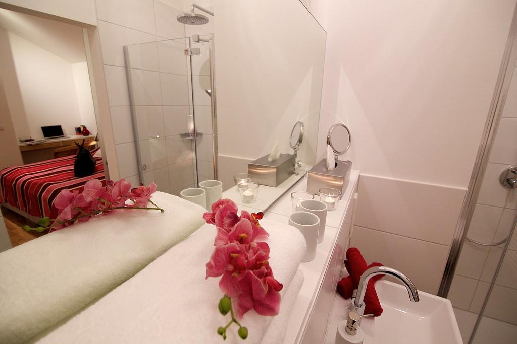 Ferienwohnung "Karmeliten Am Dom" Regensburg Bagian luar foto