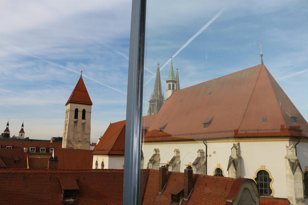 Ferienwohnung "Karmeliten Am Dom" Regensburg Bagian luar foto
